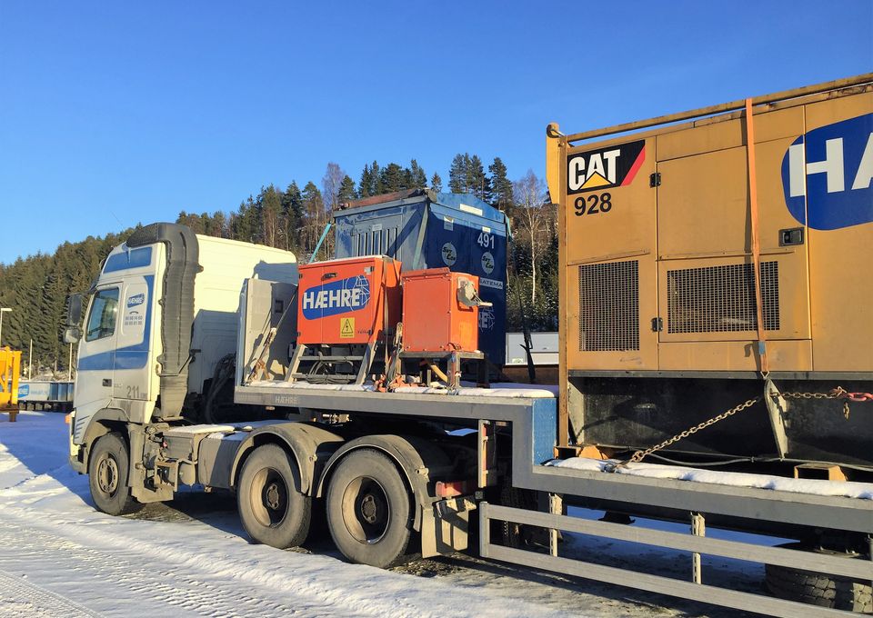 Aggregat semi m/vanncontainer og aggregat